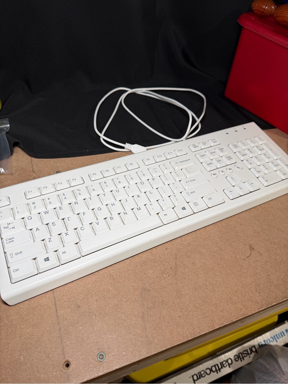 Authentic HP PR1101U USB Wired White QWERTY Keyboard. Used but TESTED and WORKS!